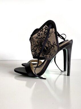 Blue by Betsey Johnson Sloan Black Lace High Heels Size 7M NWOB